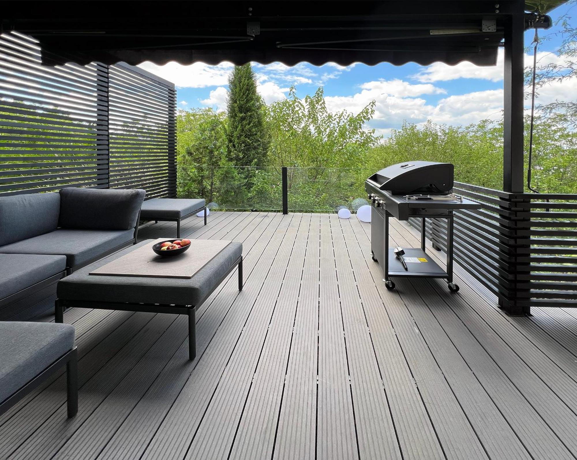 Pergola House In A Green Oasis With Fantastic View Leilighet Petrovaradin Eksteriør bilde